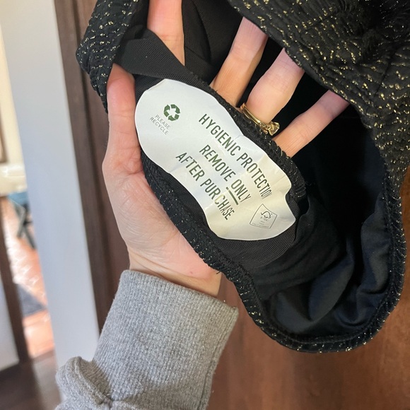 Niptuck one piece - Picture 2 of 7